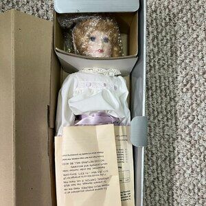 Kingstate The Dollcrafter 16" Bisque Porcelain Doll "Emily" in original box